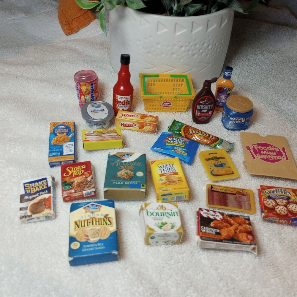 Zuru Mini Brands Foodie Lot Mixed Series Dollhouse Miniatures TGI Friday's Minis - Picture 3 of 7